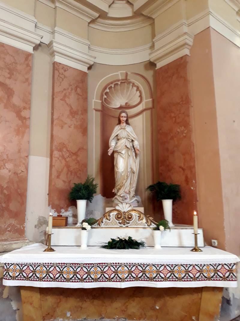 Szűz Mária szobor_Beremend.jpg